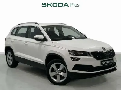 Usado Skoda Karoq Ambition 150 CV (110 kW) 2021 Blanco SUV