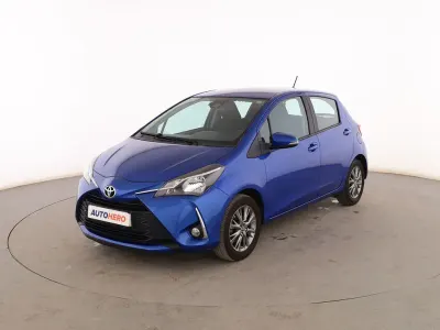 Usado Toyota Yaris Active 69 CV (50 kW) 2019 Azul Berlina