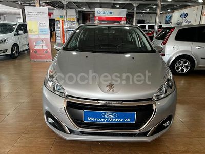 Gris / plata Usado 2016 Peugeot 208 Active Utilitario | 8000 € (Precio justo)