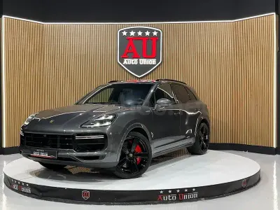 Usado Porsche Cayenne Turbo 550 CV (404 kW) 2018 Gris / plata SUV