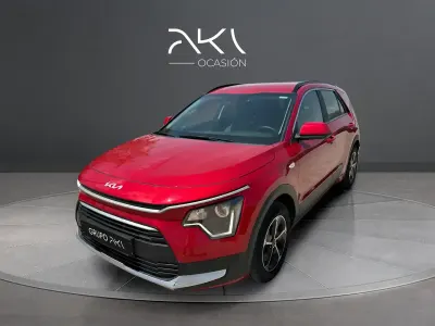 Usado Kia Niro 129 CV (94 kW) 2025 Gris / plata SUV