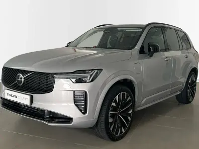 Usado Volvo XC90 Plus 455 CV (334 kW) 2025 Gris / plata SUV