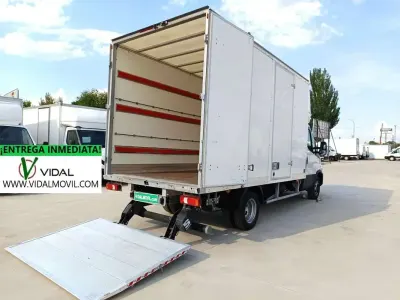 Usado Iveco Daily 156 CV (114 kW) 2022 Blanco Van