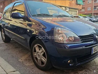 Usado Renault Clio II Extreme 100 CV (73 kW) 2006 Azul Berlina