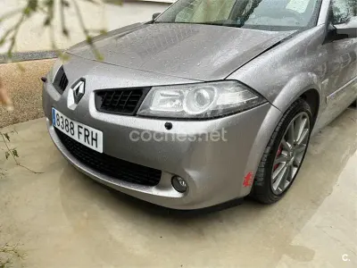 Usado Renault Mégane 230 CV (169 kW) 2007 Gris / plata Berlina