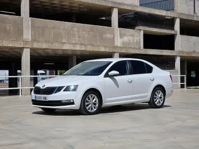Käytetty Skoda Octavia 150 HP (110 kW) 2018 Valkoinen Viistoperä