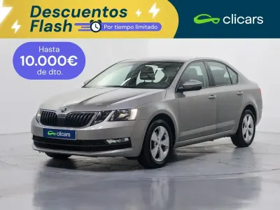 Usado Skoda Octavia Ambition 115 CV (84 kW) 2019 Gris Berlina