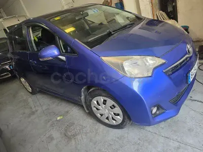 Usado Toyota Verso Active 126 CV (92 kW) 2011 Azul Monovolumen