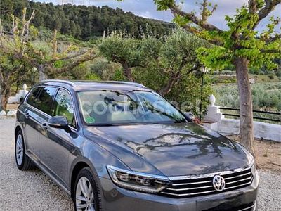 Usado VW Passat Sportline 190 CV (139 kW) 2016 Gris / plata Familiar