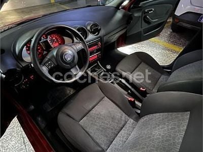Usado Seat Ibiza Reference 85 CV (62 kW) 2007 Rojo Utilitario