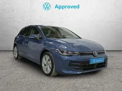 Usado VW Golf VIII 115 CV (84 kW) 2025 Azul Berlina