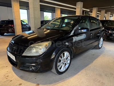 Usado Opel Astra Elegance 120 HP (88 kW) 2004 Preto Sedan
