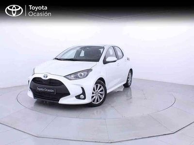 Blanco Usado 2024 Toyota Yaris Hybrid Active Utilitario | 18.450 € (Buen precio)