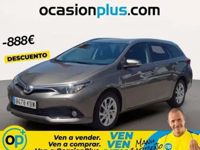 Usado Toyota Auris Touring Sports Active 116 CV (85 kW) 2017 Gris Familiar