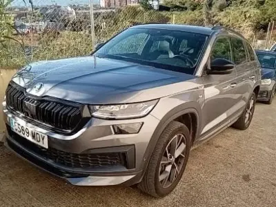 Usado Skoda Kodiaq SportLine 150 CV (110 kW) 2023 Gris/plata SUV