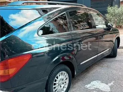 Usado SsangYong Rodius 165 CV (121 kW) 2010 Negro Monovolumen