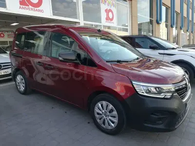 Usado Renault Kangoo 95 CV (69 kW) 2023 Granate Monovolumen
