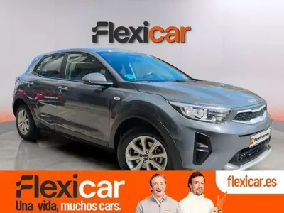 Usado Kia Stonic 84 CV (61 kW) 2022 Gris SUV