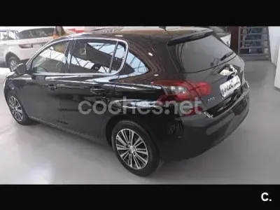 Usado Peugeot 308 Allure 130 CV (95 kW) 2021 Negro Berlina