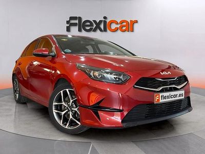 Usado Kia Ceed 100 CV (73 kW) 2021 Granate Utilitario