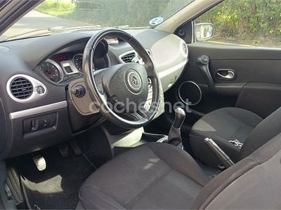 Usado Renault Clio II Authentique 75 CV (55 kW) 2006 Negro Berlina