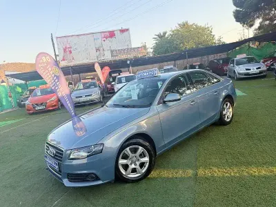 Usado Audi A4 143 CV (105 kW) 2011 Azul Berlina