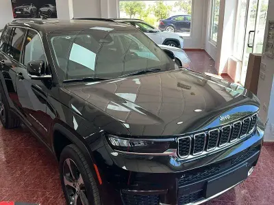 Usado Jeep Grand Cherokee Trailhawk 381 CV (280 kW) 2024 Negro SUV