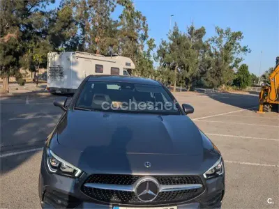 Usado Mercedes CLA200 163 CV (119 kW) 2022 Gris / plata Coupe