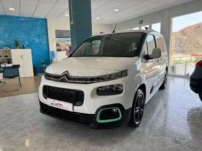 Usado Citroën Berlingo Feel 102 CV (75 kW) 2019 Blanco Monovolumen