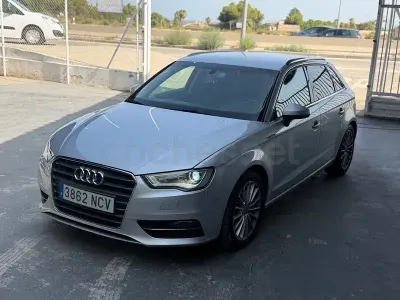 Usado Audi A3 Attraction 150 CV (110 kW) 2013 Gris / plata Berlina
