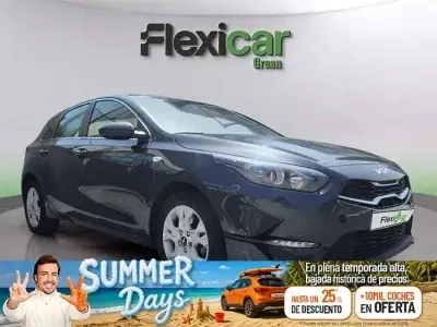 Usado Kia Ceed 136 CV (100 kW) 2023 Gris Utilitario