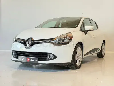Usado Renault Clio IV Dynamique 90 CV (66 kW) 2013 Blanco Berlina