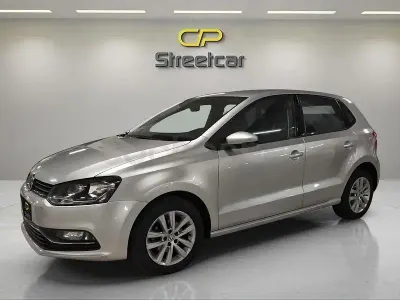 Usado VW Polo Advance 90 CV (66 kW) 2016 Gris / plata Berlina