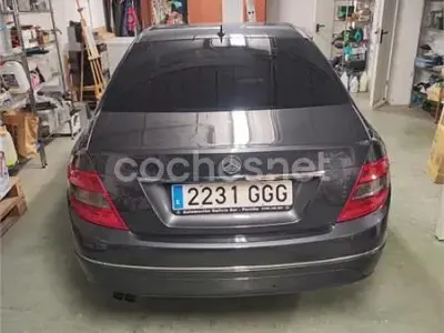 Usado Mercedes C180 Avantgarde 143 CV (105 kW) 2008 Gris / plata Berlina