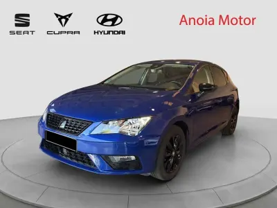 Usado Seat Leon Style 110 CV (80 kW) 2018 Azul Utilitario