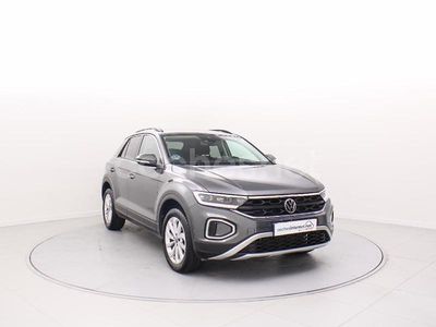 Usado VW T-Roc Life 150 CV (110 kW) 2024 Gris / plata SUV