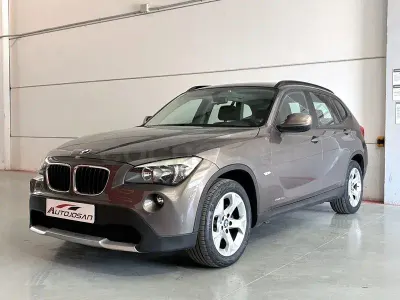 Usado BMW X1 Comfort Edition 143 CV (105 kW) 2012 Marrón SUV