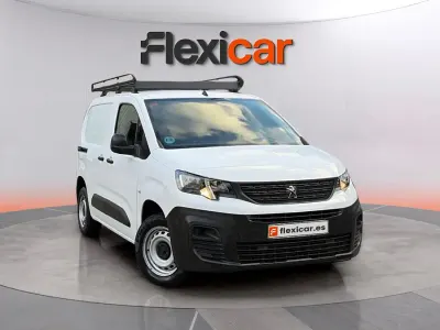 Usado Peugeot Partner 102 CV (75 kW) 2021 Blanco Monovolumen