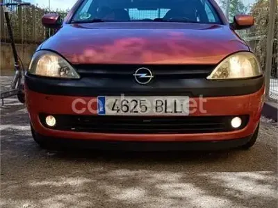 Usado Opel Corsa Elegance 90 CV (66 kW) 2001 Rojo Utilitario