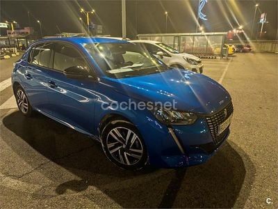 Usado Peugeot 208 Allure 100 CV (73 kW) 2022 Azul Utilitario
