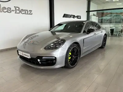 Usado Porsche Panamera Turbo S Executive 700 CV (514 kW) 2021 Gris / plata Berlina