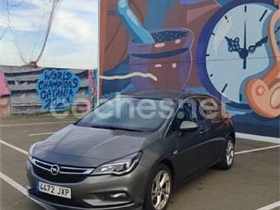 Usado Opel Astra Dynamic 125 CV (91 kW) 2017 Gris / plata Berlina