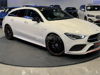 Usado Mercedes CLA220 Shooting Brake 190 CV (139 kW) 2020 Blanco Familiar