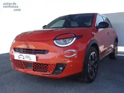 Usado Fiat 600E La Prima 114 kW (156 CV) 2024 Naranja