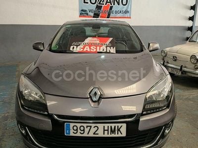 Gris / plata Usado 2014 Renault Mégane Bose Edition Berlina | 7400 € (Precio justo)