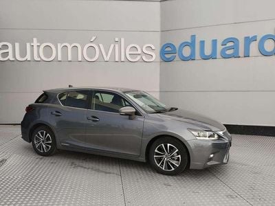 Lexus CT200h