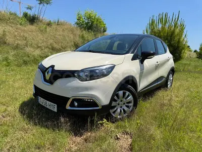 Usado Renault Captur Zen 90 CV (66 kW) 2014 Beige SUV