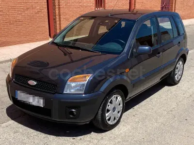 Usado Ford Fusion 68 CV (50 kW) 2006 Gris / plata Utilitario