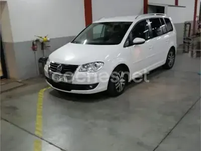 Usado VW Touran Edition 105 CV (77 kW) 2010 Blanco Monovolumen