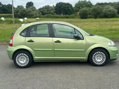 Usado Citroën C3 70 CV (51 kW) 2005 Verde Berlina